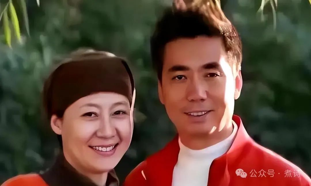 范明与厉玲的爱情故事：从日常生活到演艺事