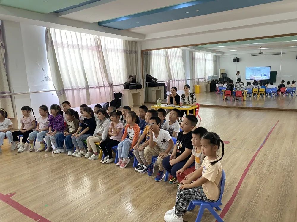 生活中趣事美术教案大班_美术生活中的趣事教学反思_美术生活中的趣事教案