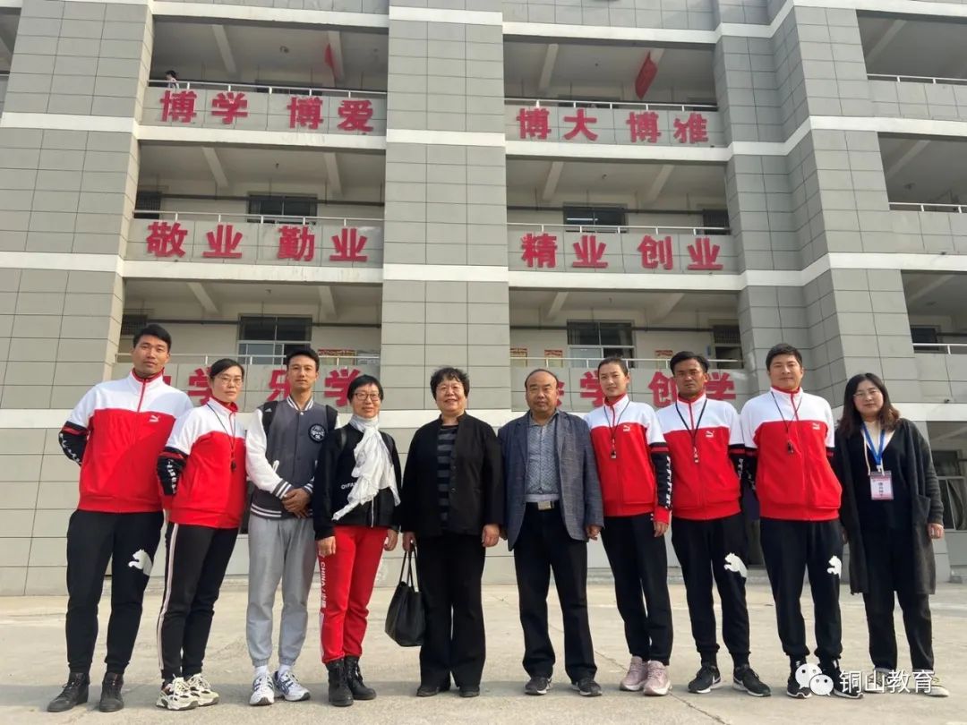 中学生体操中国功夫_中国功夫体操初中_中国功夫学生课间操
