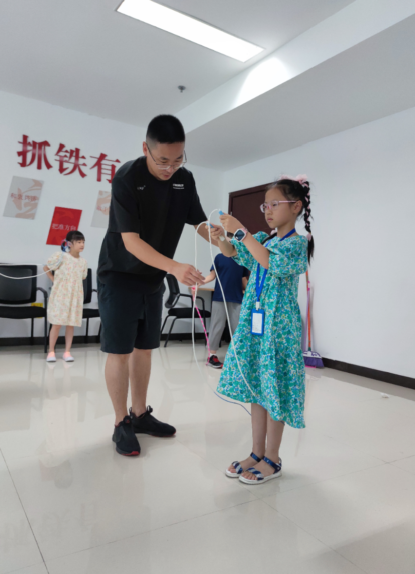 游泳怎么拍_游泳特效是怎么拍的_游泳项目拍摄技巧视频教学