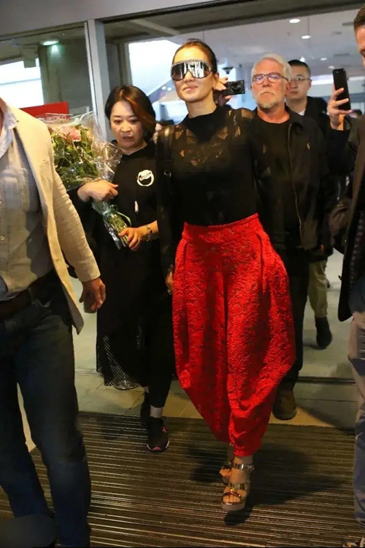 灯笼裤运动裤_健身房运动灯笼裤_灯笼裤动作