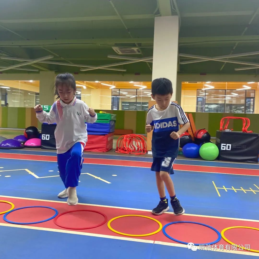 教幼儿的篮球技能动作有哪些_幼儿篮球技巧班_幼儿篮球教学方法