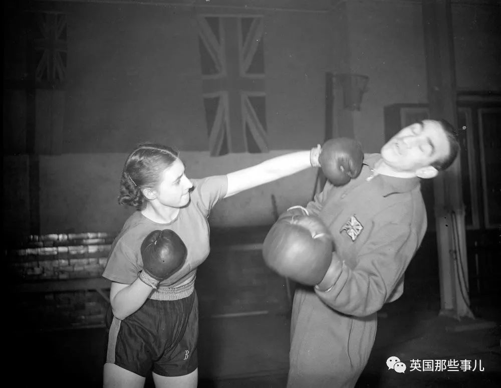 足球女子世界冠军_2021年女子足球_足球女子冠军世界排名