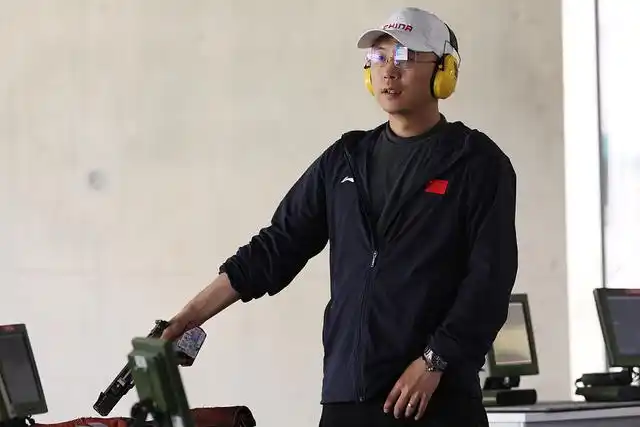 小组赛女子冠军击剑是第几名_女子击剑小组赛冠军是谁_小组赛女子冠军击剑是什么赛事
