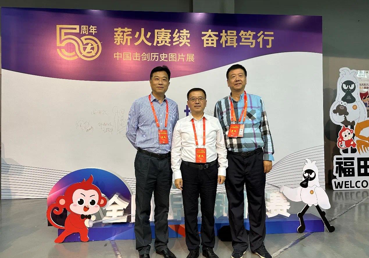 2019全国少儿击剑比赛_儿童击剑比赛u8年龄_全国击剑比赛儿童冠军