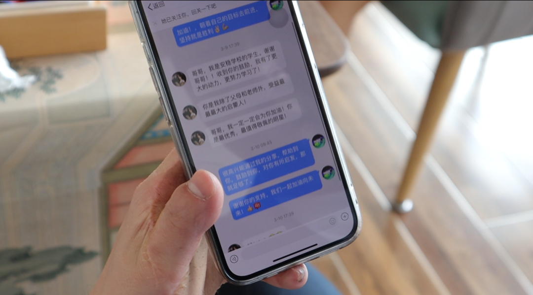 奥运会冠军小孩_小男孩踢足球视频_小孩奥运冠军踢足球视频